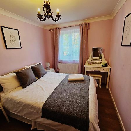 Lovely Flat Close To Shepherd'S Bush Apartment London Bagian luar foto